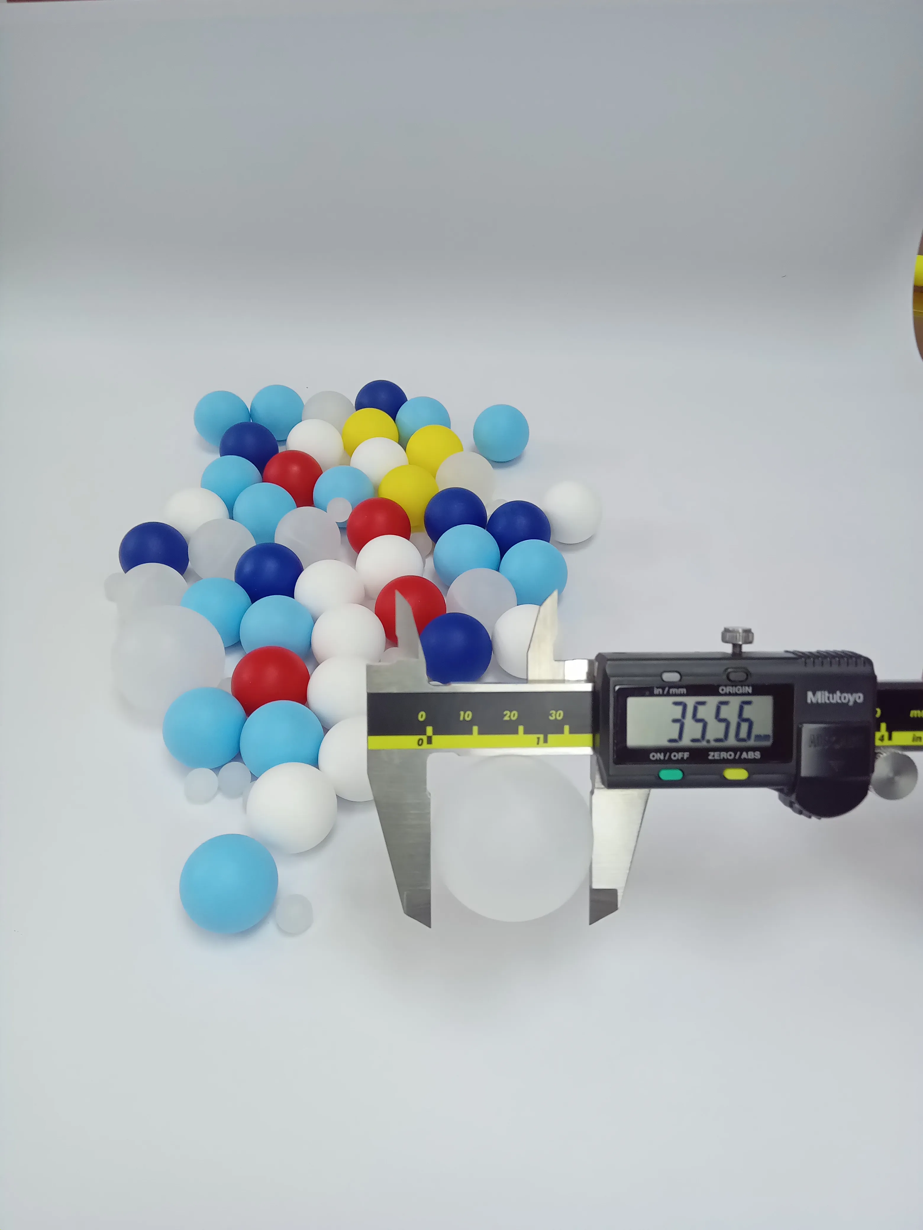 Large 35.56mm (1.4 inch) plastic ball for industrial use